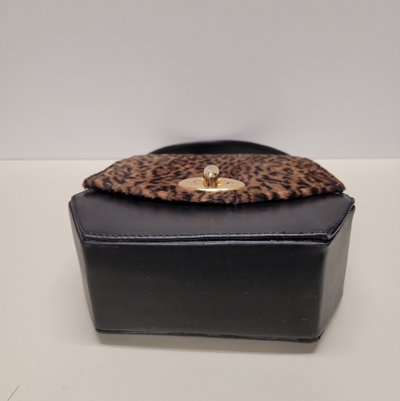 Dainty Animal Print Handbag - Picture 7 of 15